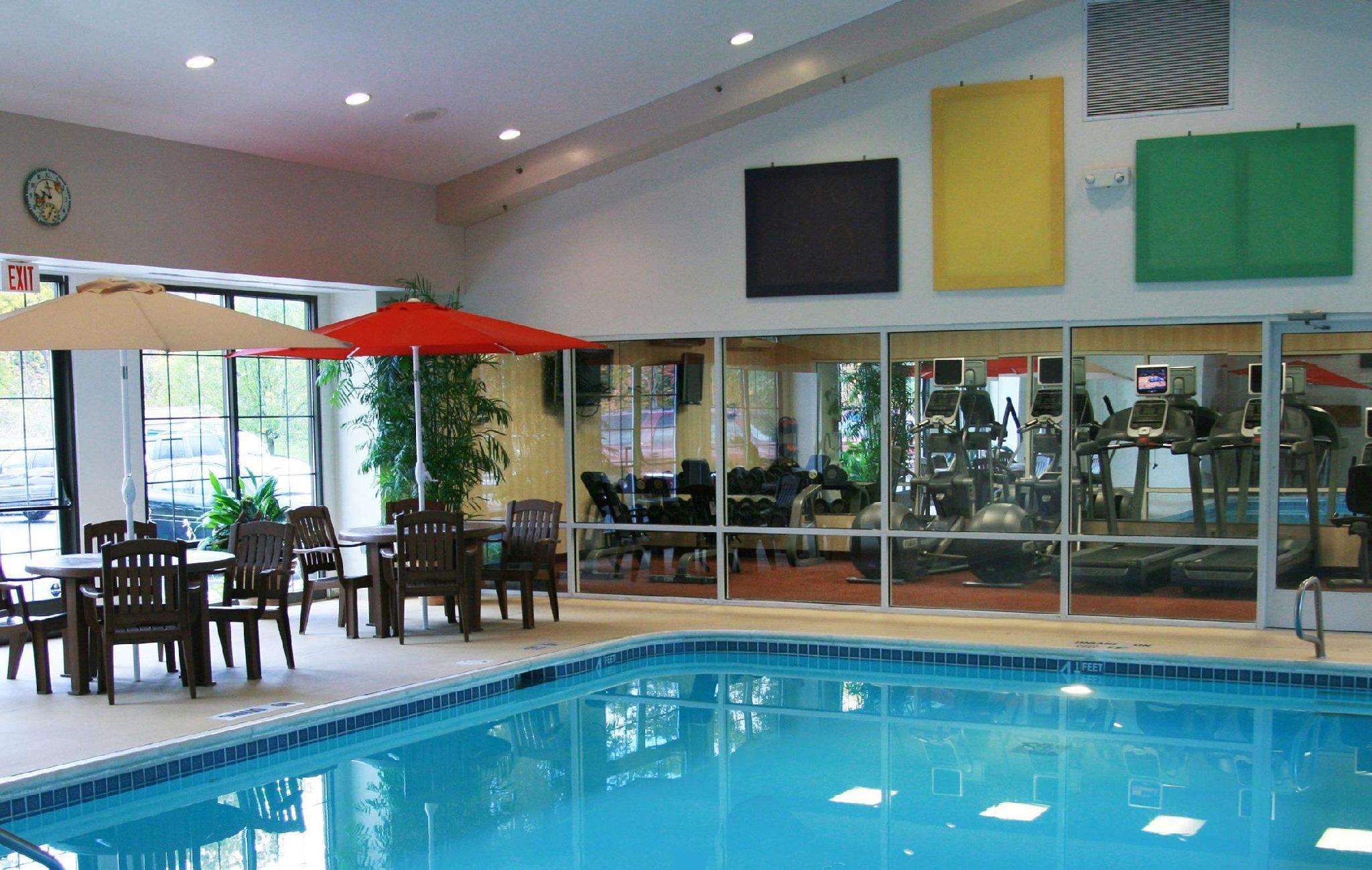 Hampton Inn & Suites Rochester/Виктор Екстериор снимка