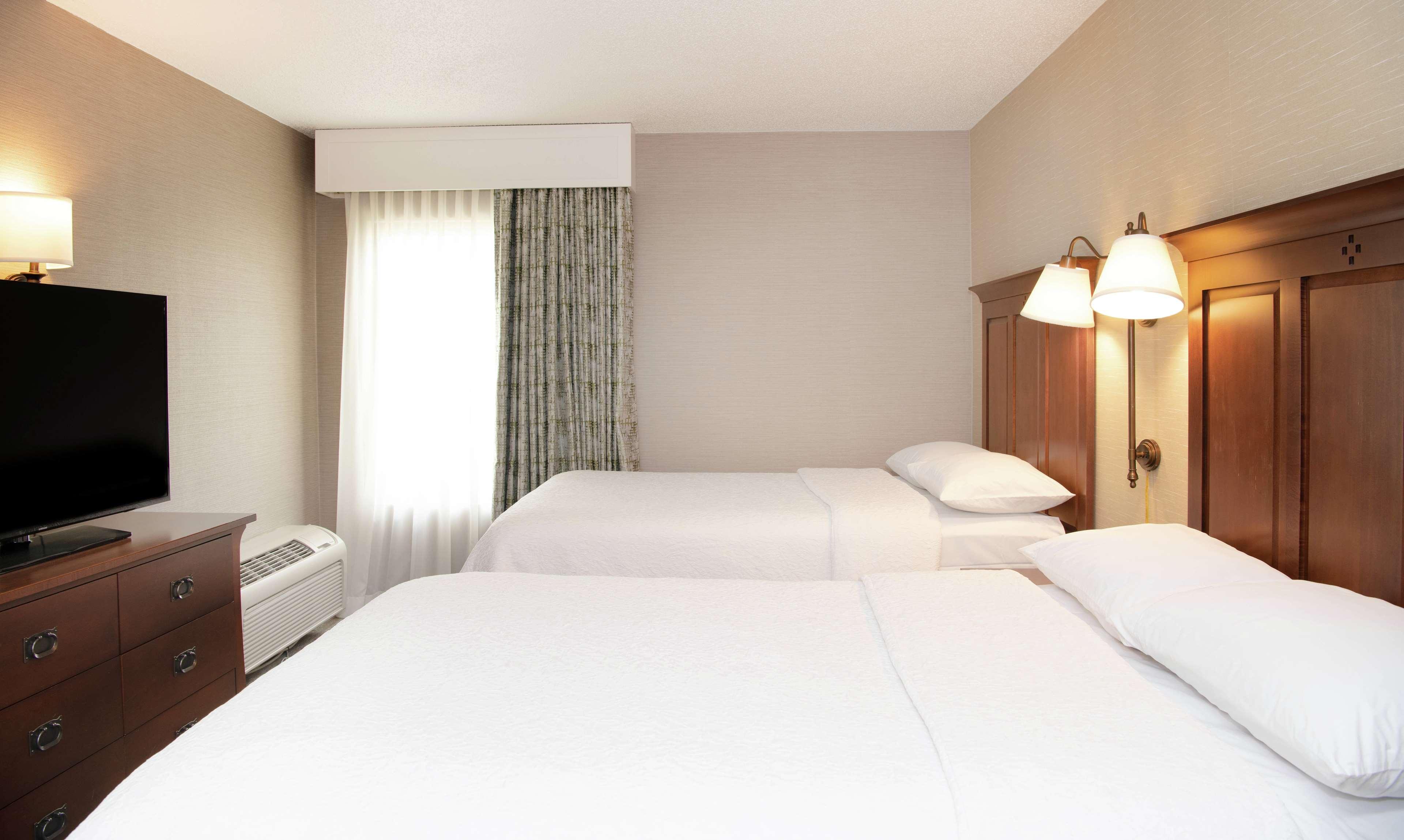 Hampton Inn & Suites Rochester/Виктор Екстериор снимка