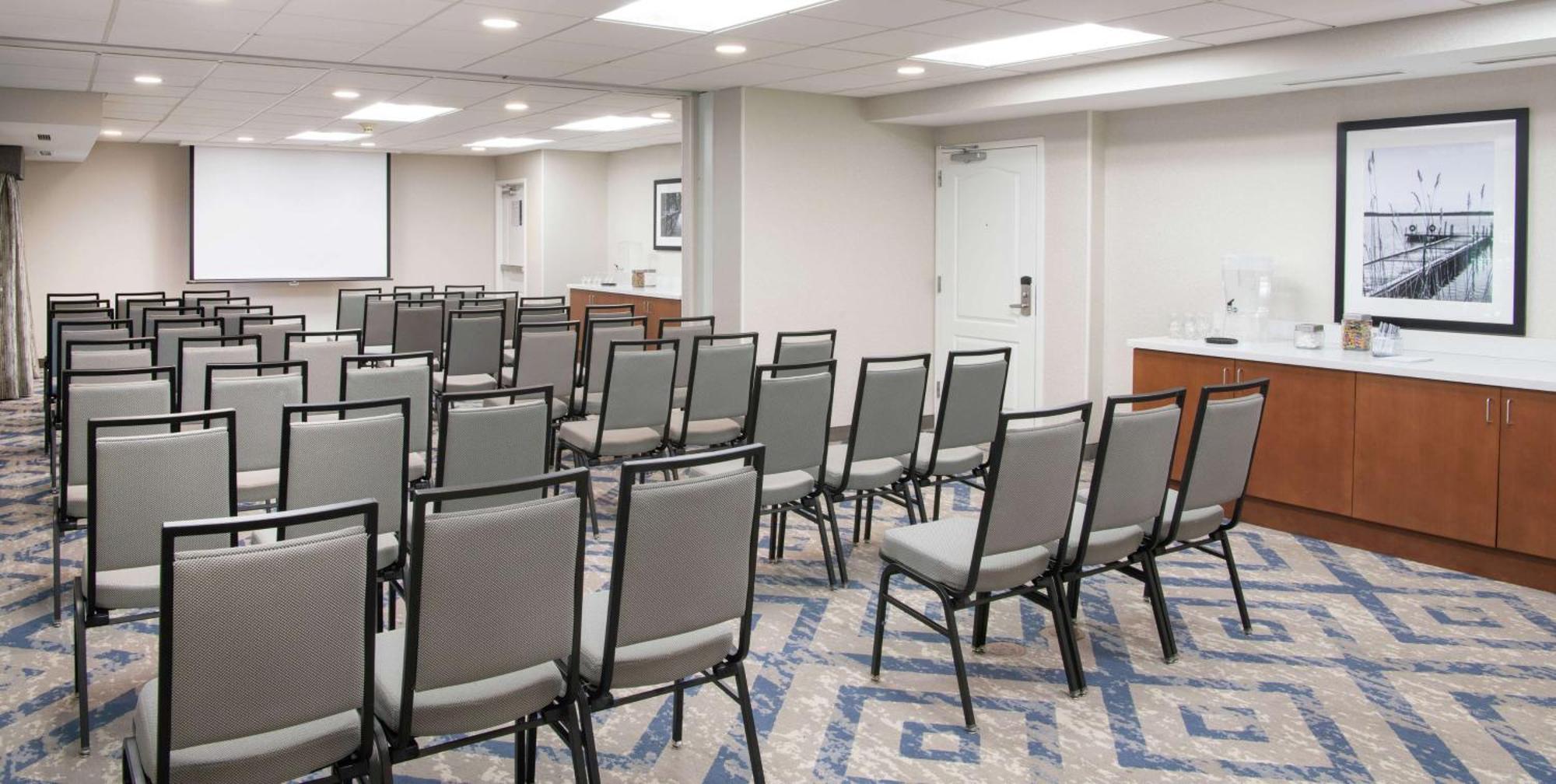 Hampton Inn & Suites Rochester/Виктор Екстериор снимка