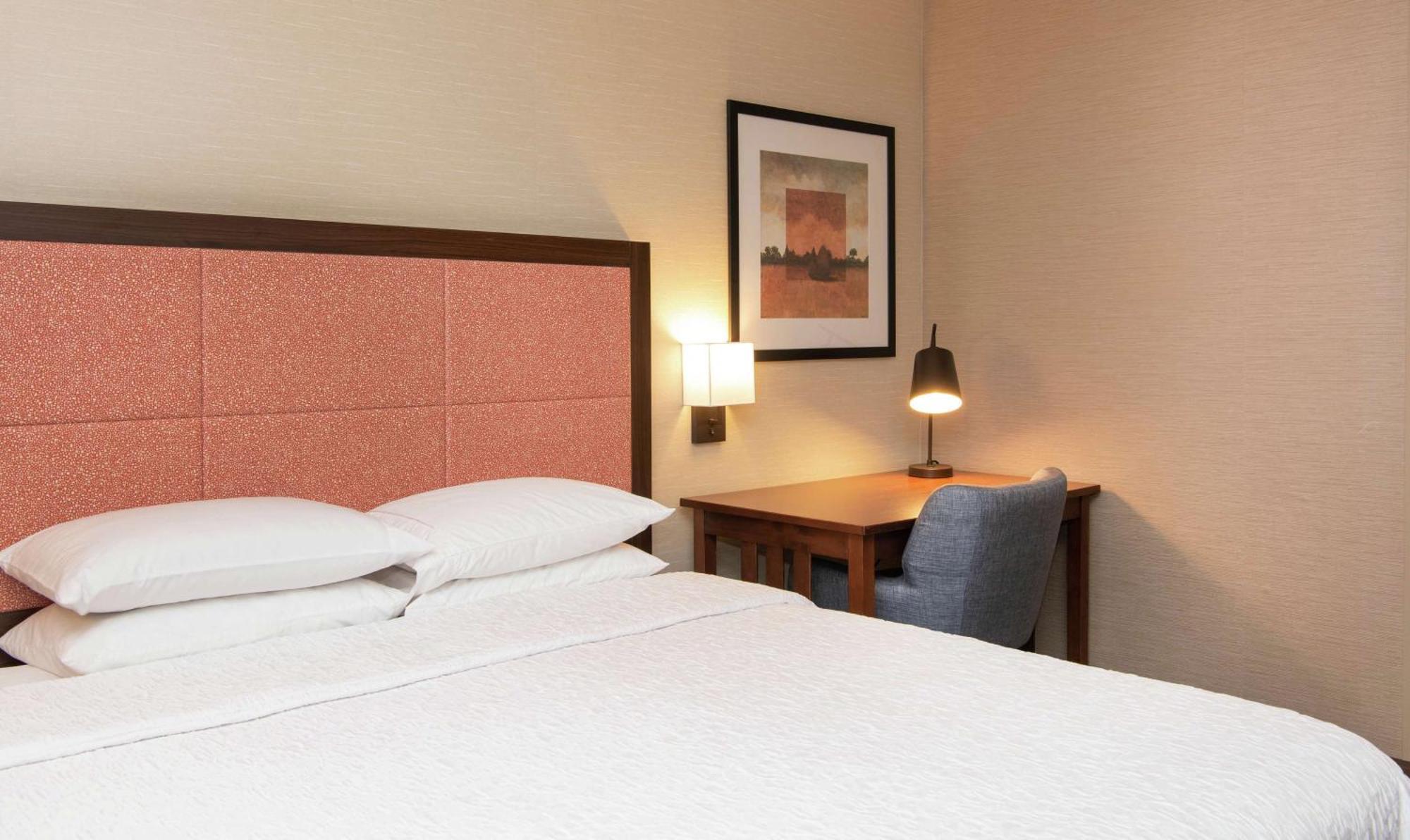 Hampton Inn & Suites Rochester/Виктор Екстериор снимка