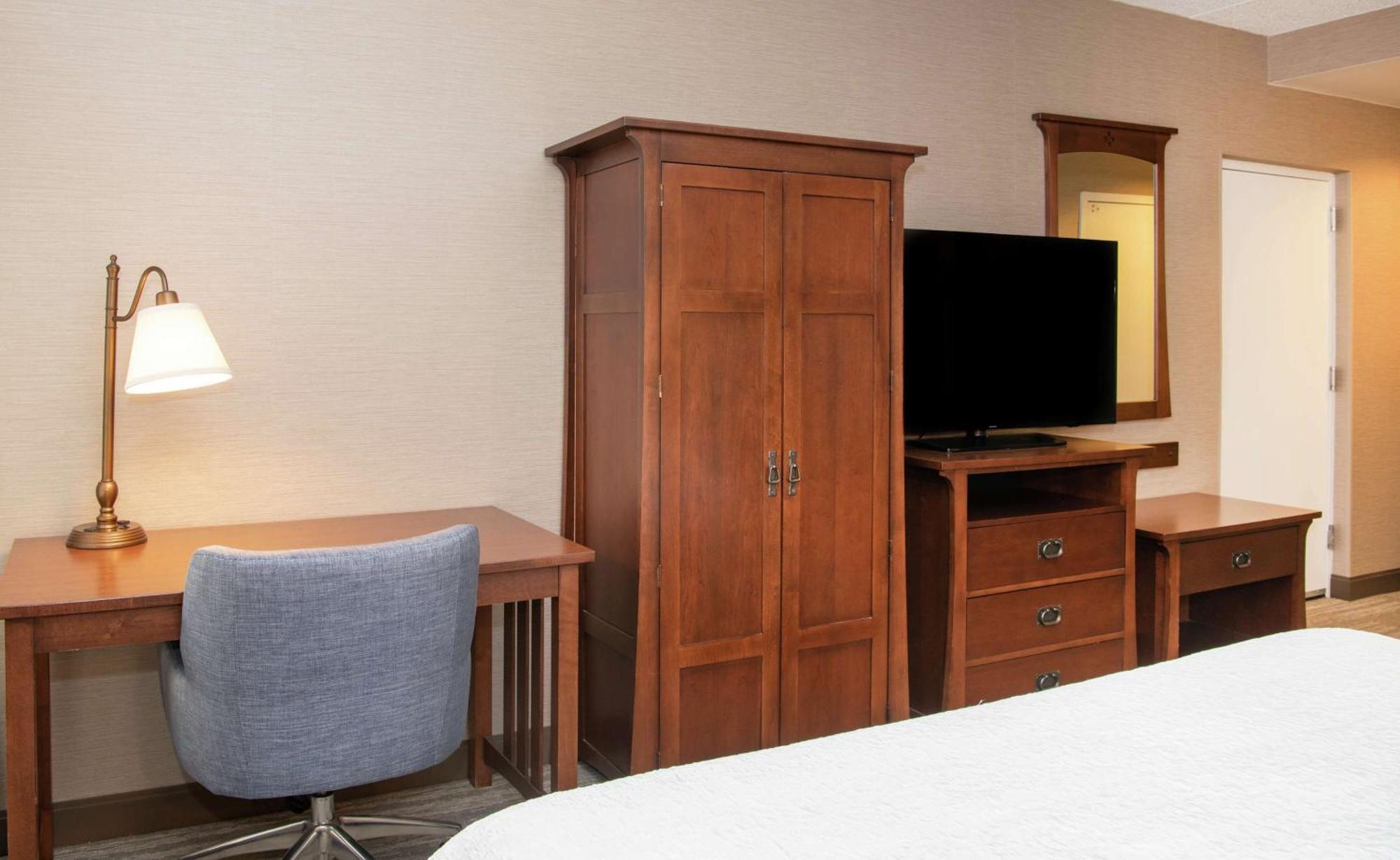 Hampton Inn & Suites Rochester/Виктор Екстериор снимка
