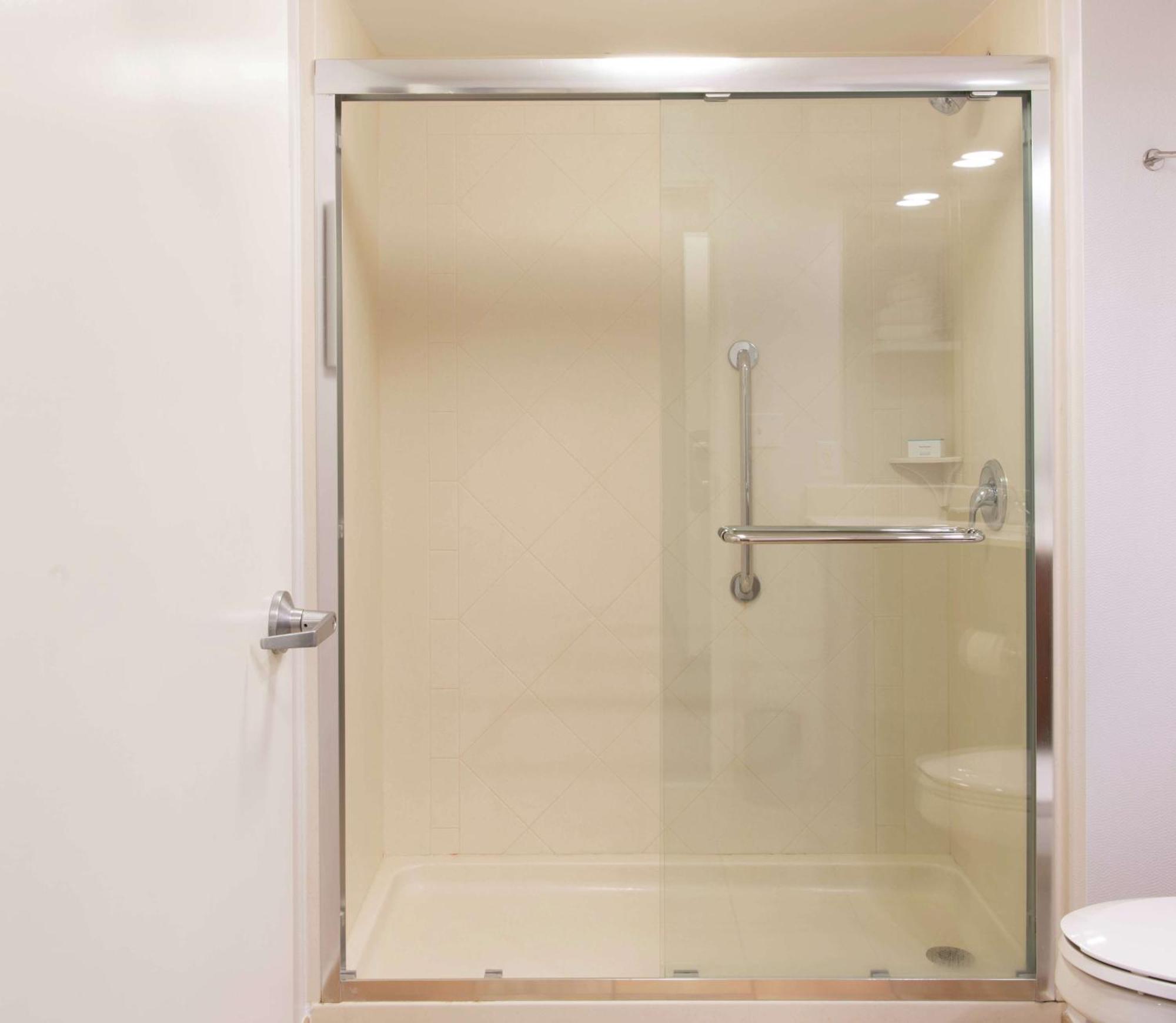 Hampton Inn & Suites Rochester/Виктор Екстериор снимка