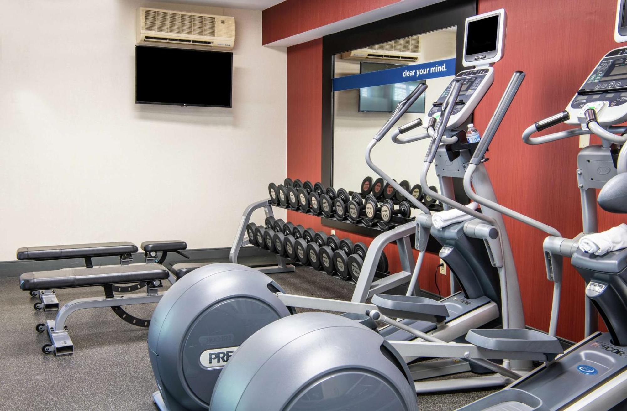 Hampton Inn & Suites Rochester/Виктор Екстериор снимка