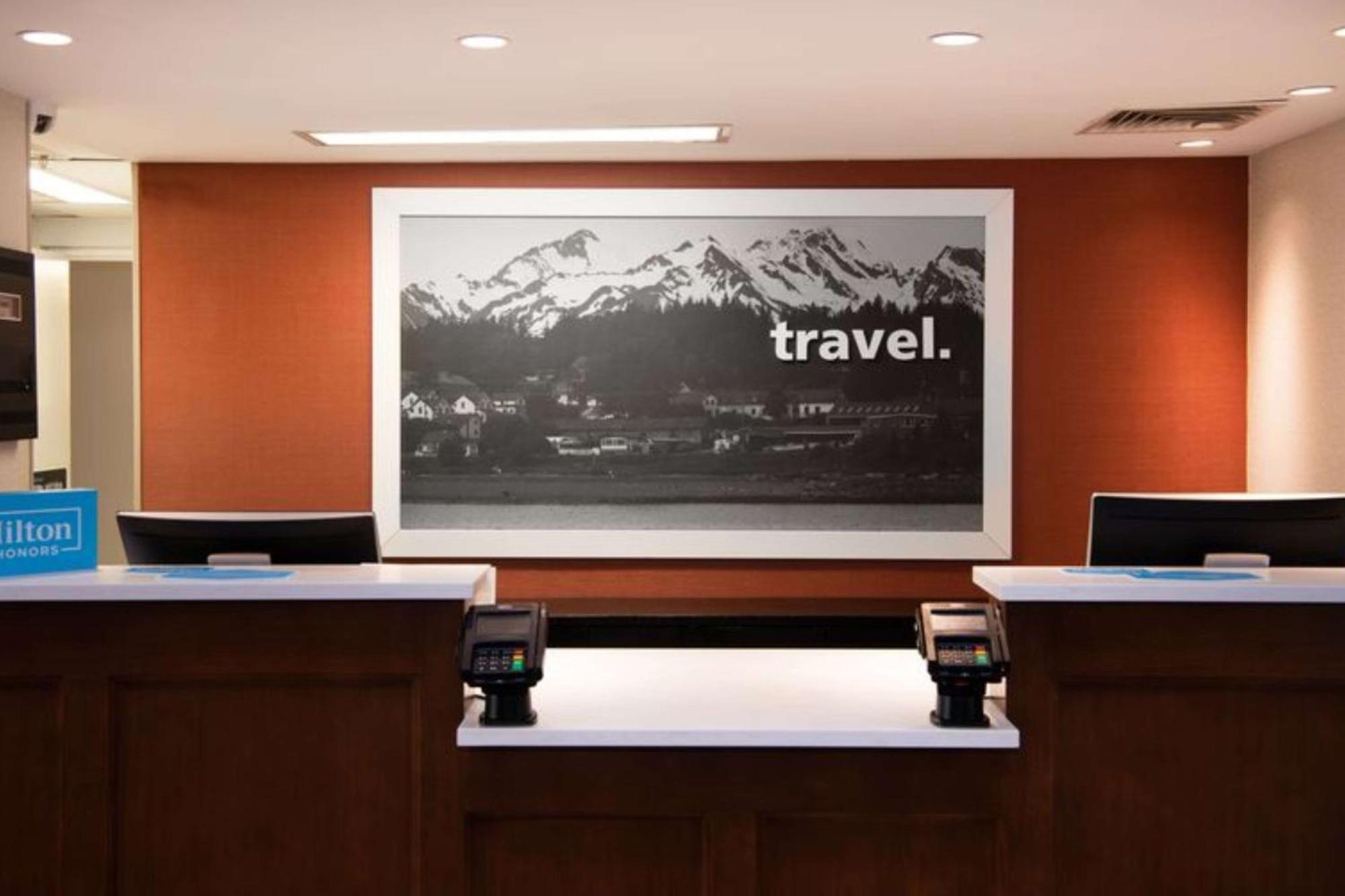 Hampton Inn & Suites Rochester/Виктор Екстериор снимка