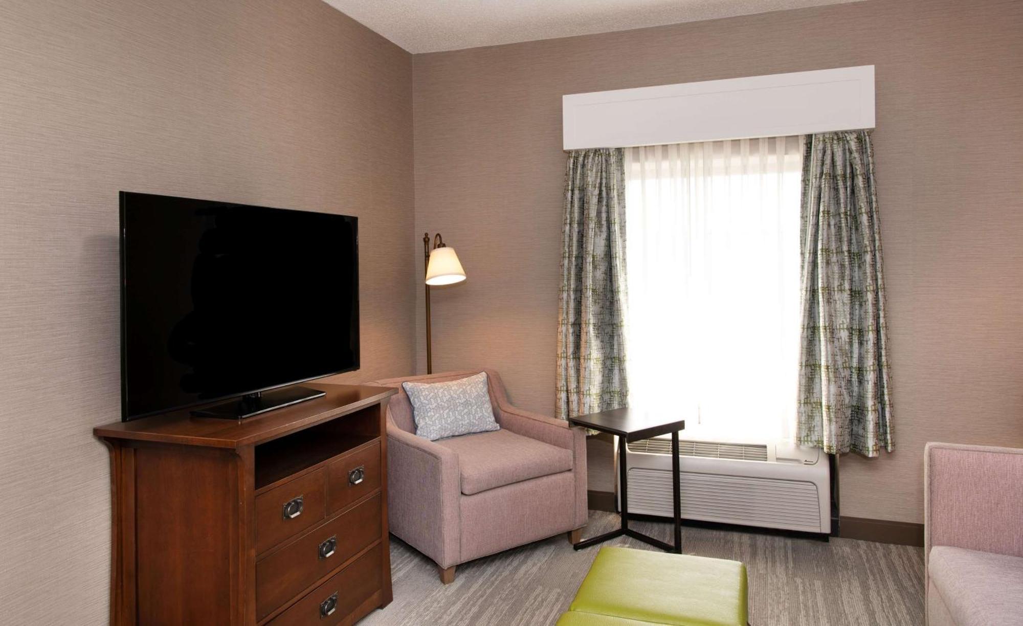 Hampton Inn & Suites Rochester/Виктор Екстериор снимка