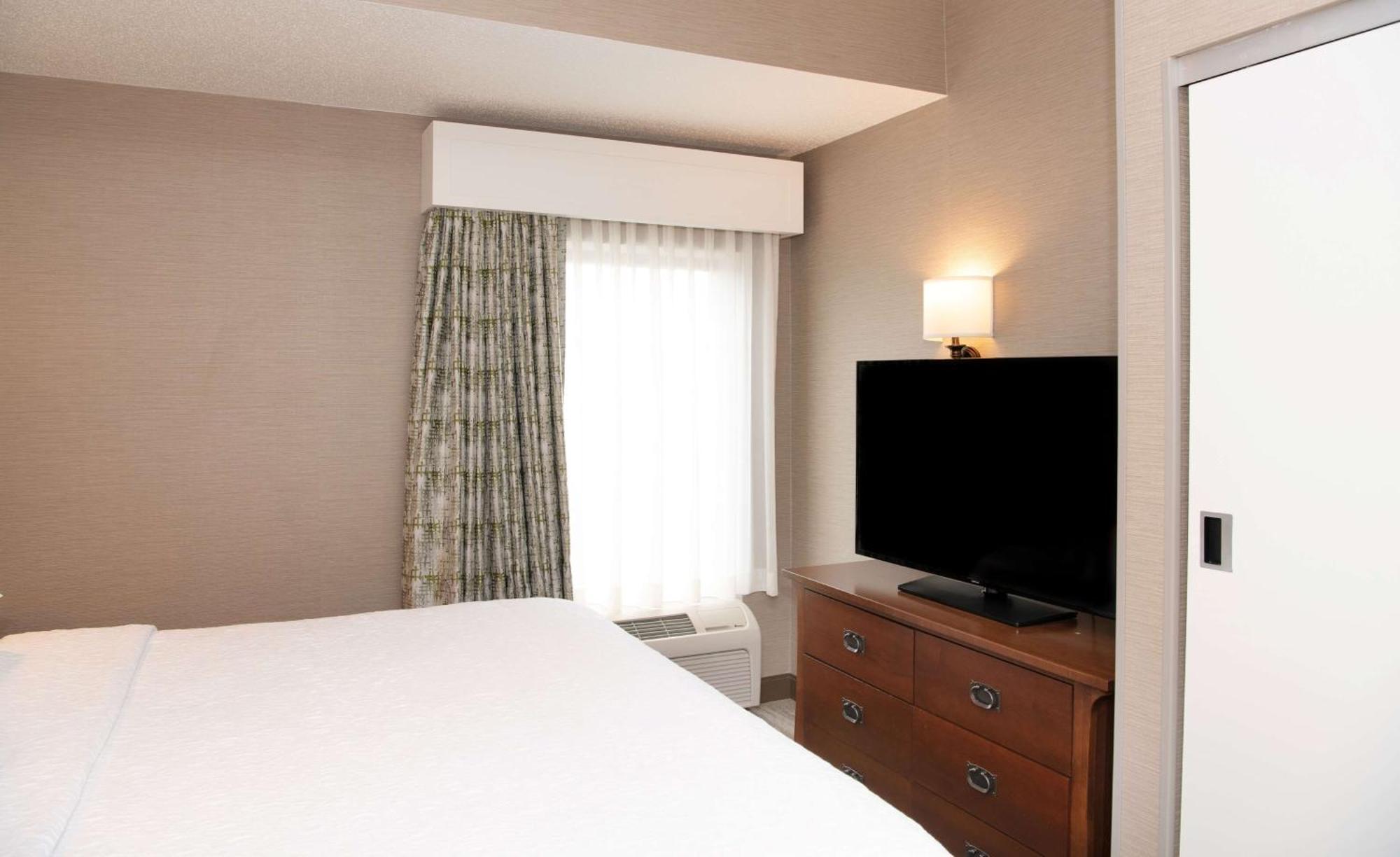 Hampton Inn & Suites Rochester/Виктор Екстериор снимка