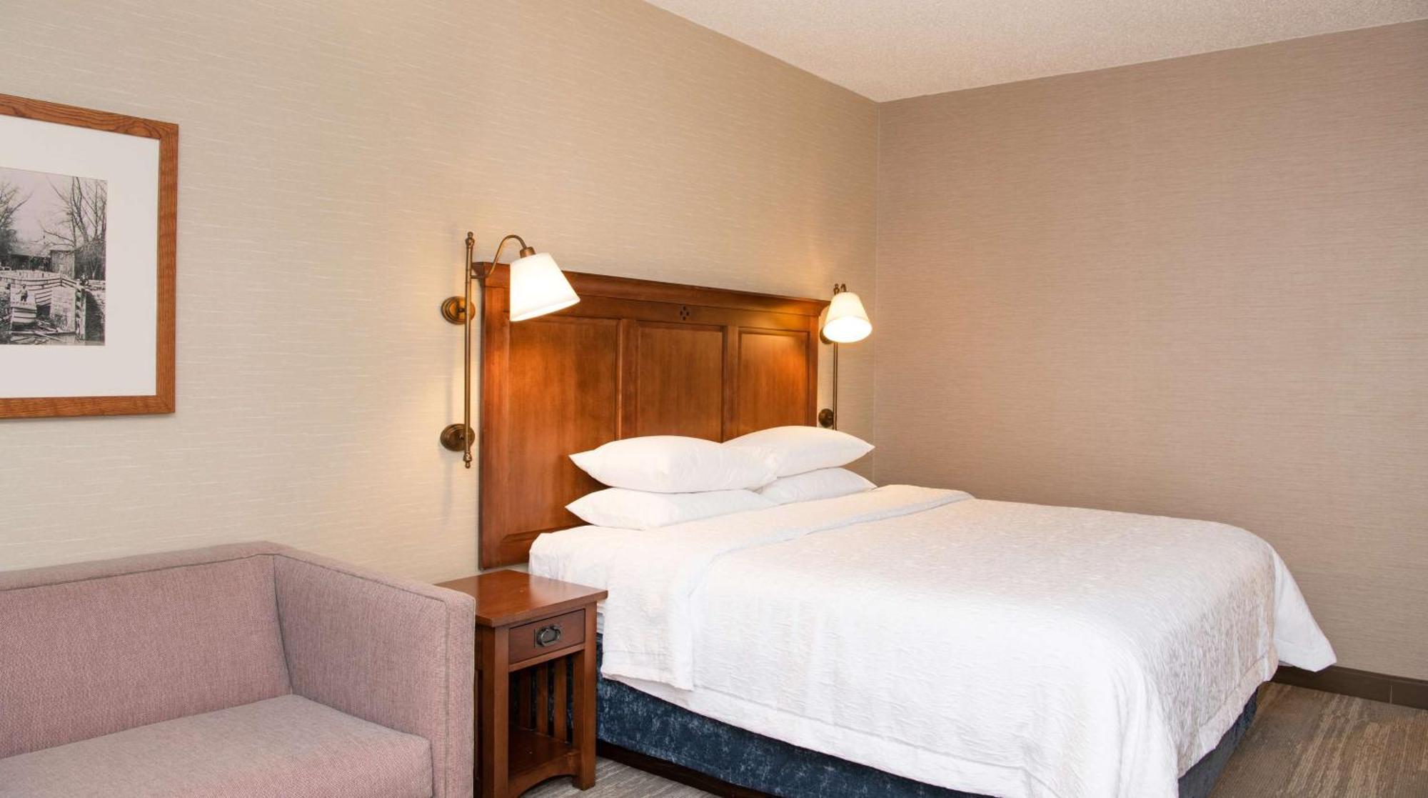 Hampton Inn & Suites Rochester/Виктор Екстериор снимка
