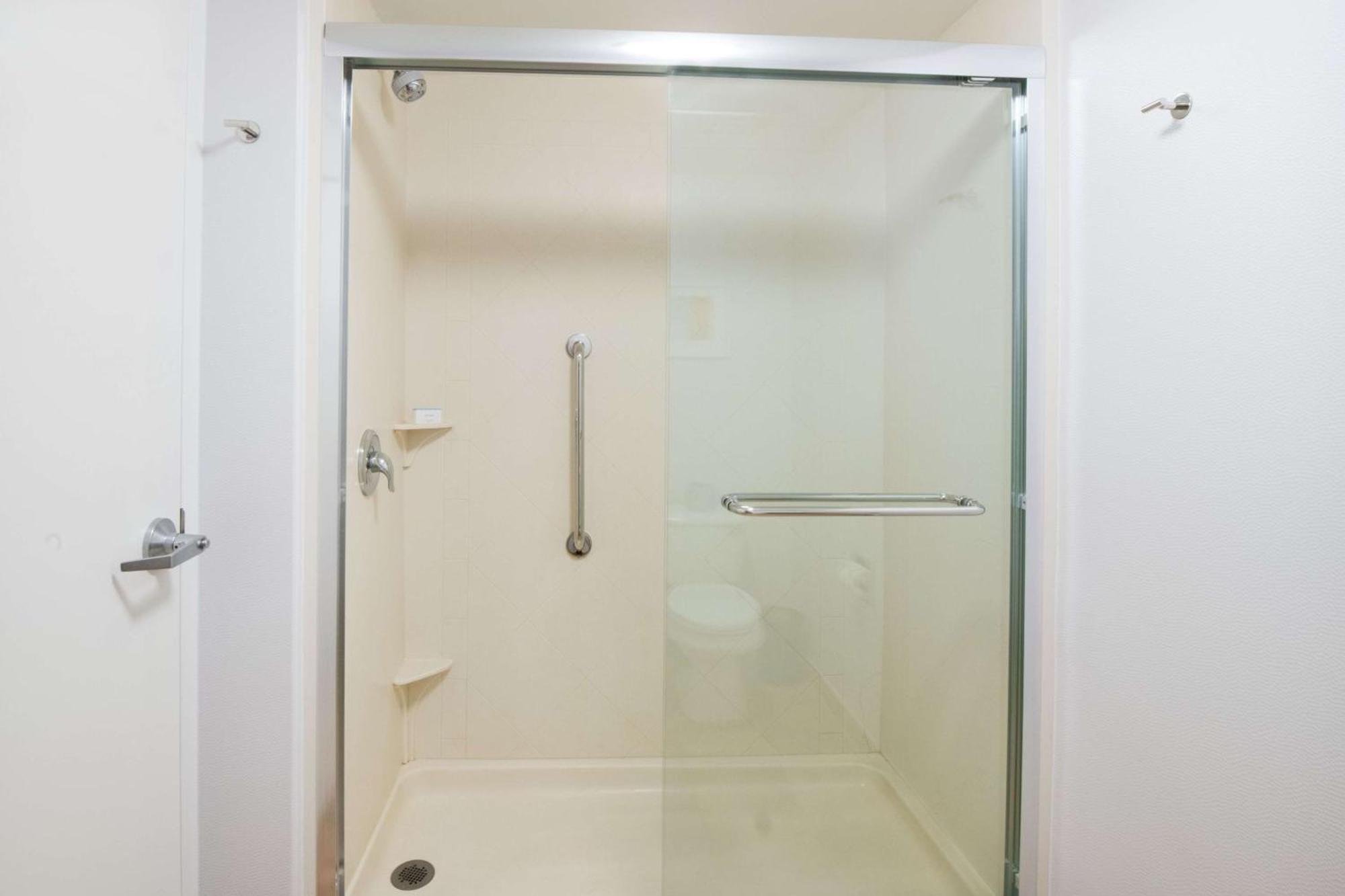 Hampton Inn & Suites Rochester/Виктор Екстериор снимка