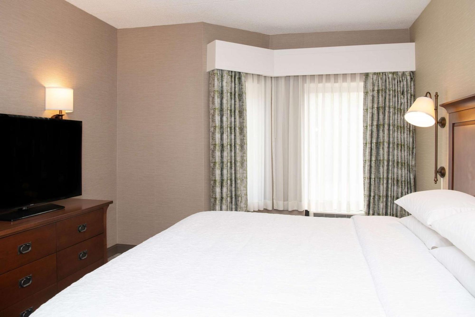 Hampton Inn & Suites Rochester/Виктор Екстериор снимка