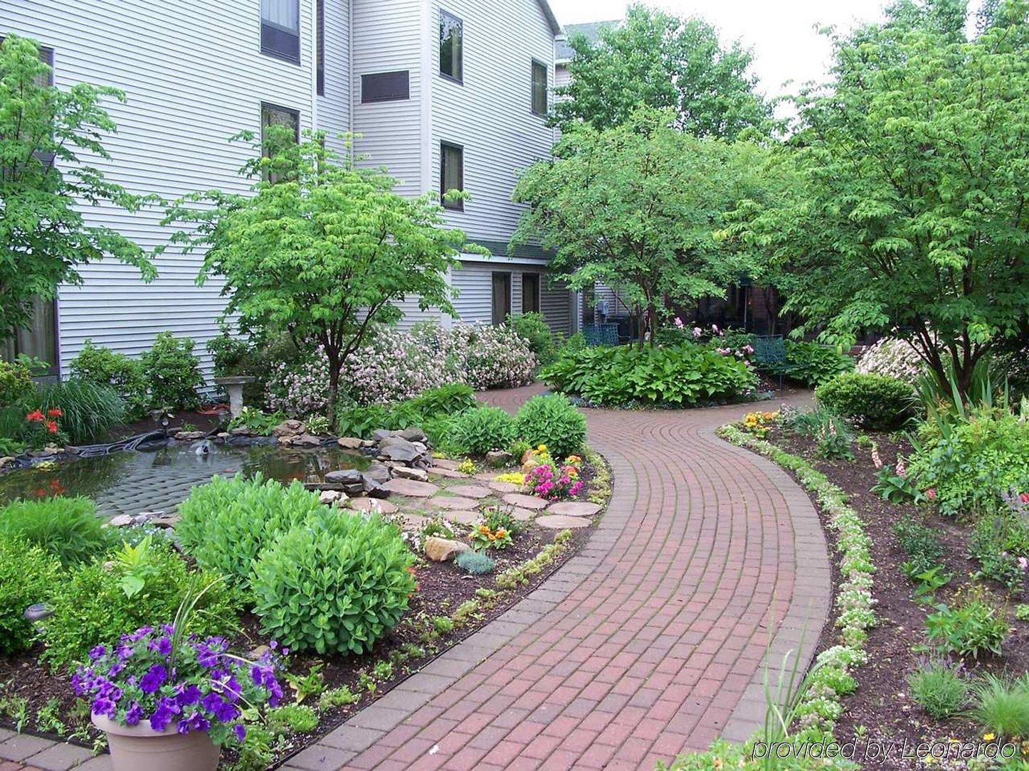 Hampton Inn & Suites Rochester/Виктор Екстериор снимка
