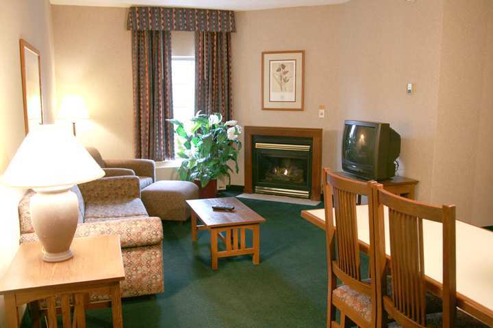 Hampton Inn & Suites Rochester/Виктор Стая снимка