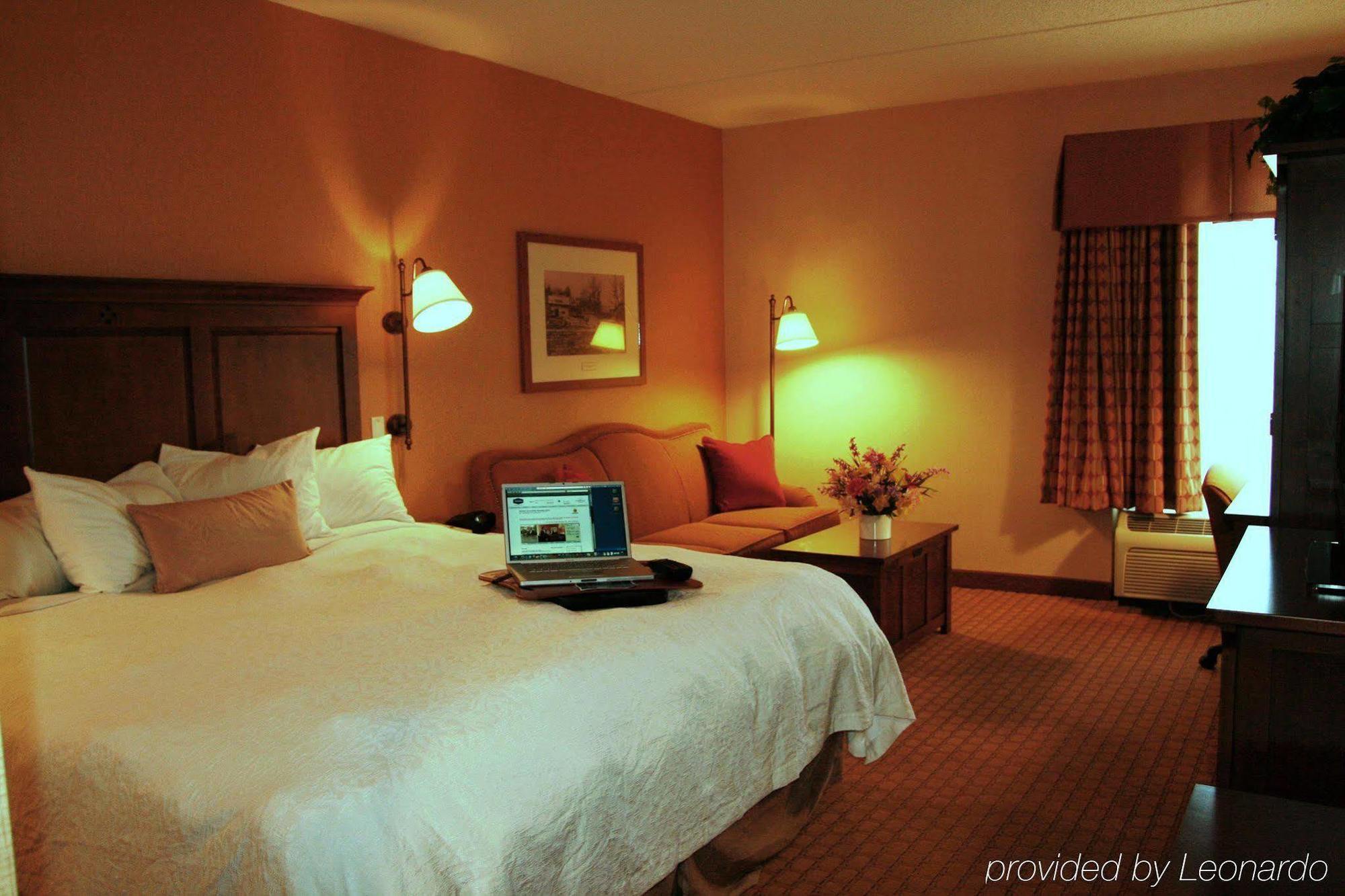 Hampton Inn & Suites Rochester/Виктор Стая снимка